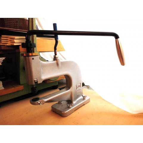  Nietenpresse 